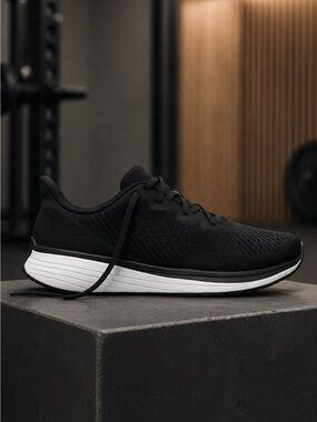 NWT Lane Eight Unisex Relay Trainer Athletic Tennis Shoe - Black - Size W 10